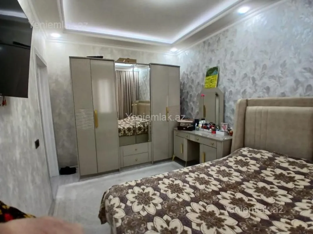 Satılır 4 otaqlı köhnə tikili 95 m²