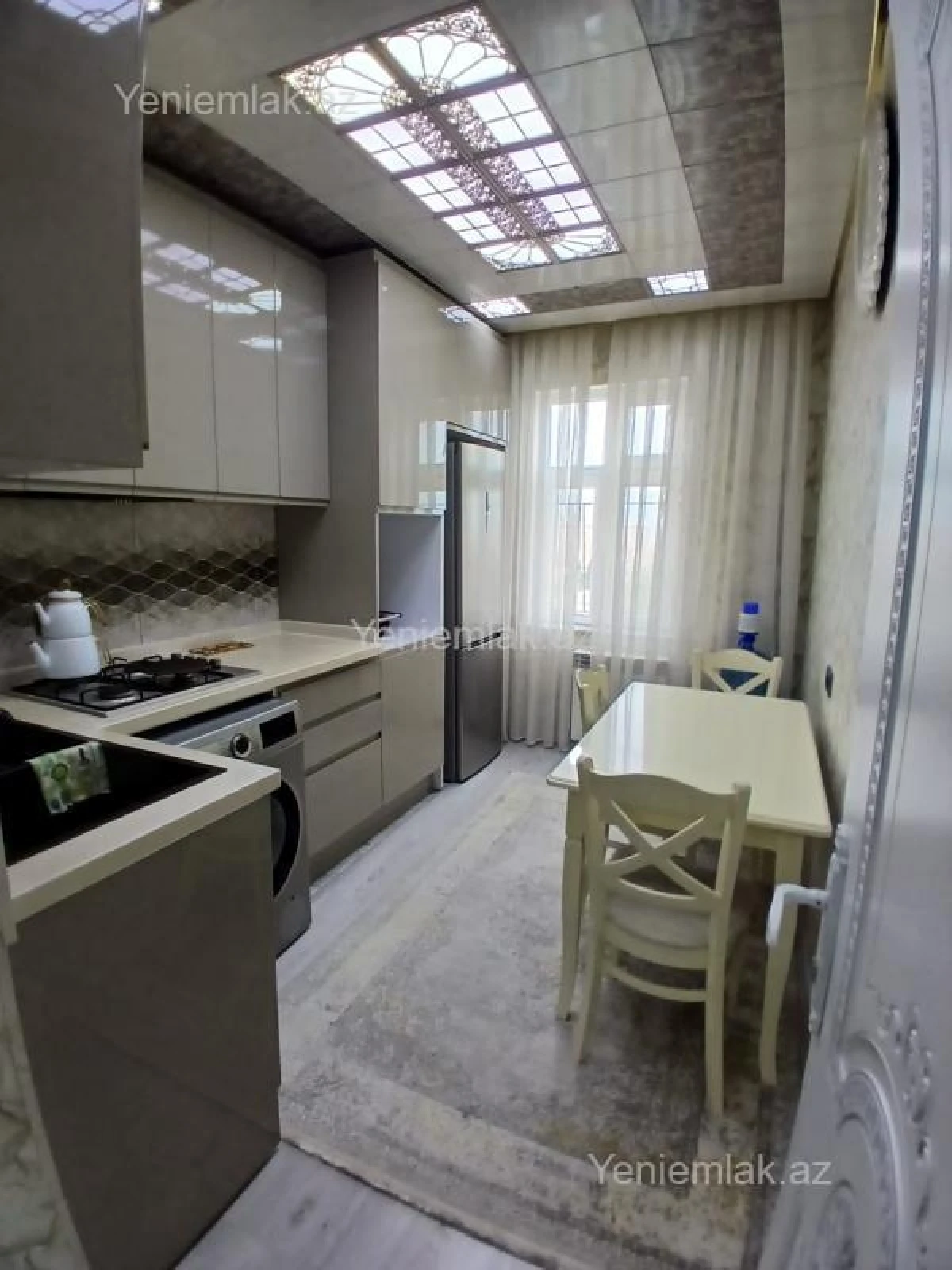 Satılır 4 otaqlı köhnə tikili 95 m²