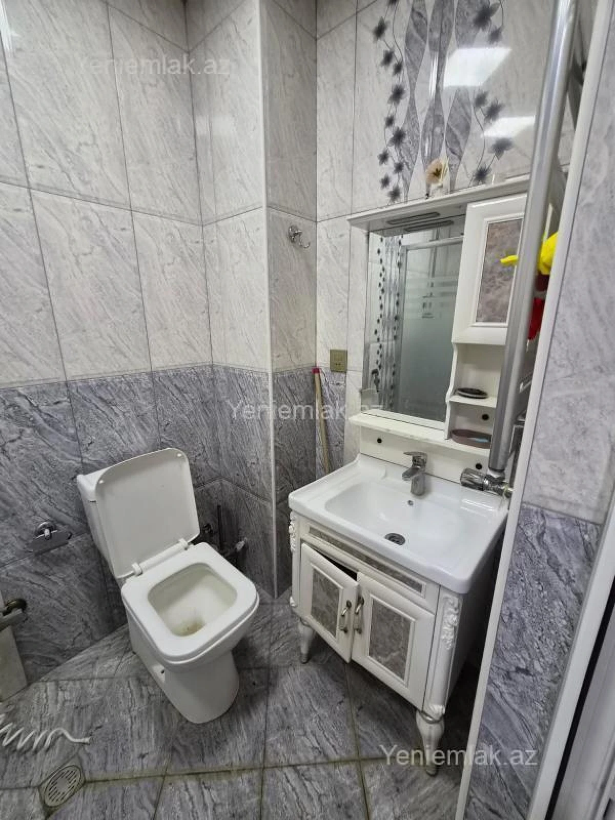 Satılır 2 otaqlı yeni tikili 60 m²