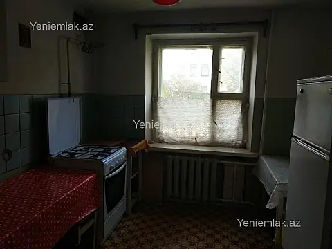 Satılır 2 otaqlı köhnə tikili 70 m²