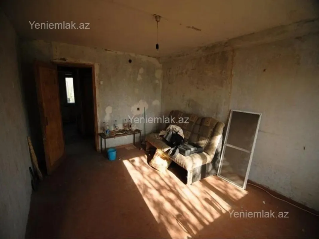 Satılır 2 otaqlı köhnə tikili 70 m²