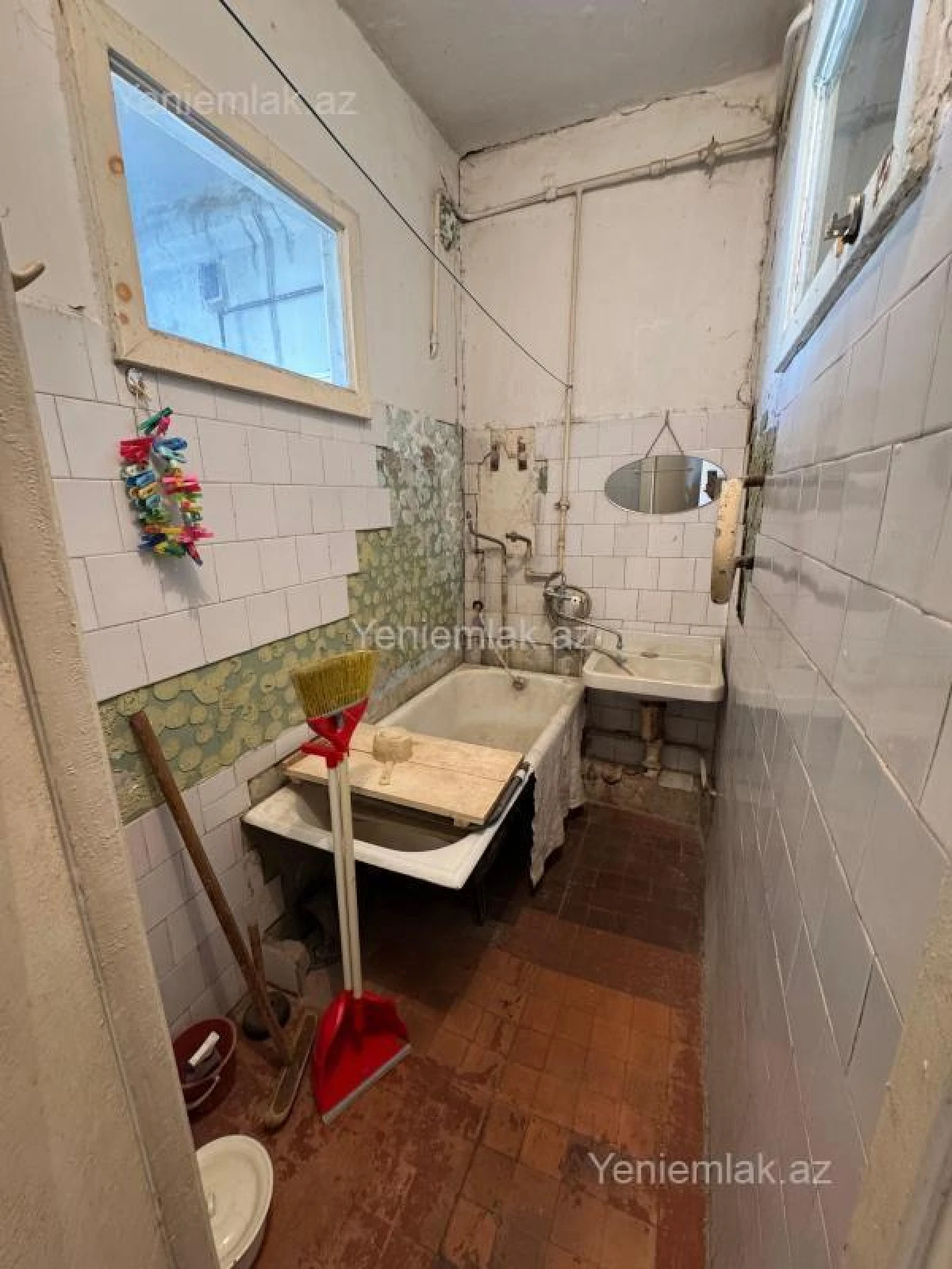 Satılır 2 otaqlı köhnə tikili 70 m²