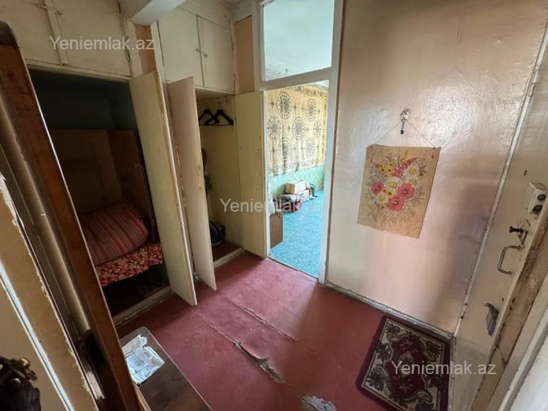 Satılır 2 otaqlı köhnə tikili 70 m²