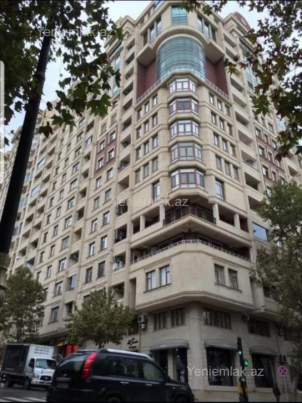 Satılır 4 otaqlı yeni tikili 244 m²