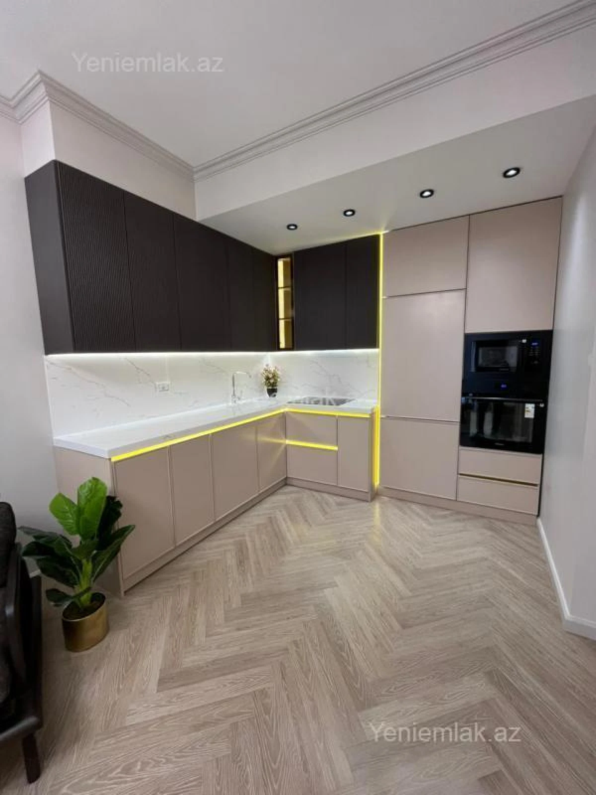 Satılır 3 otaqlı yeni tikili 82 m²