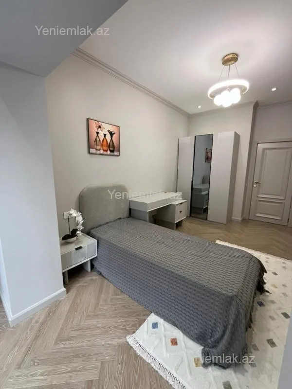 Satılır 3 otaqlı yeni tikili 82 m²