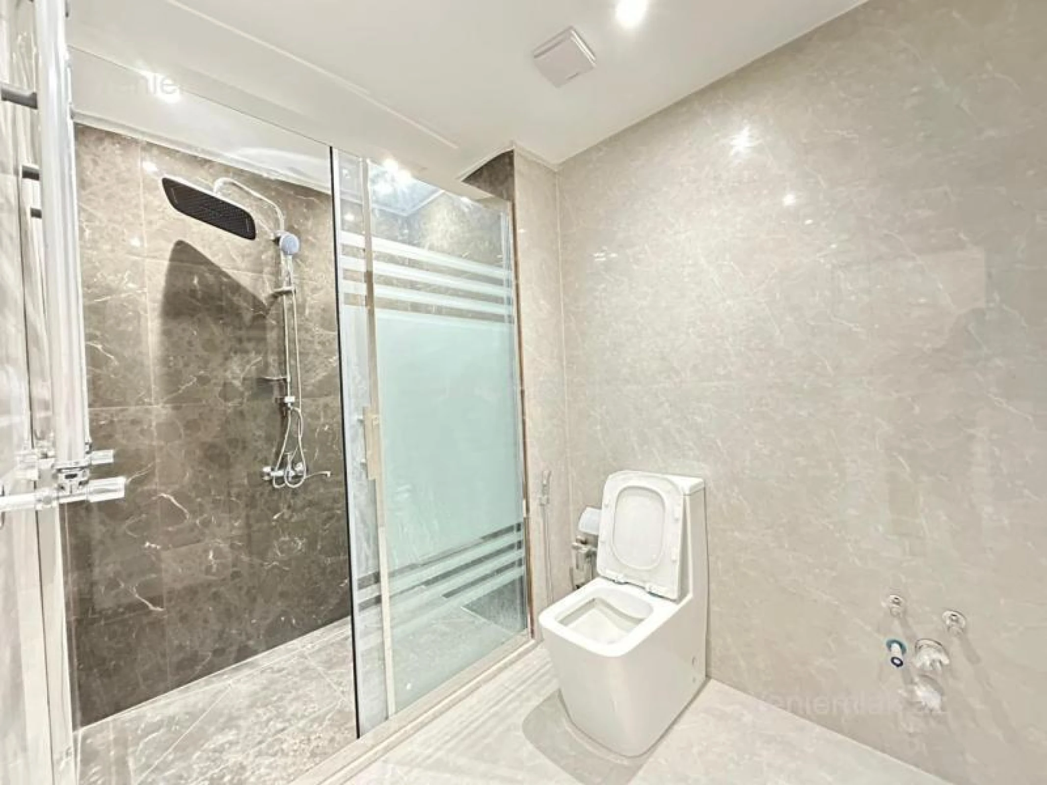 Satılır 3 otaqlı yeni tikili 96 m²