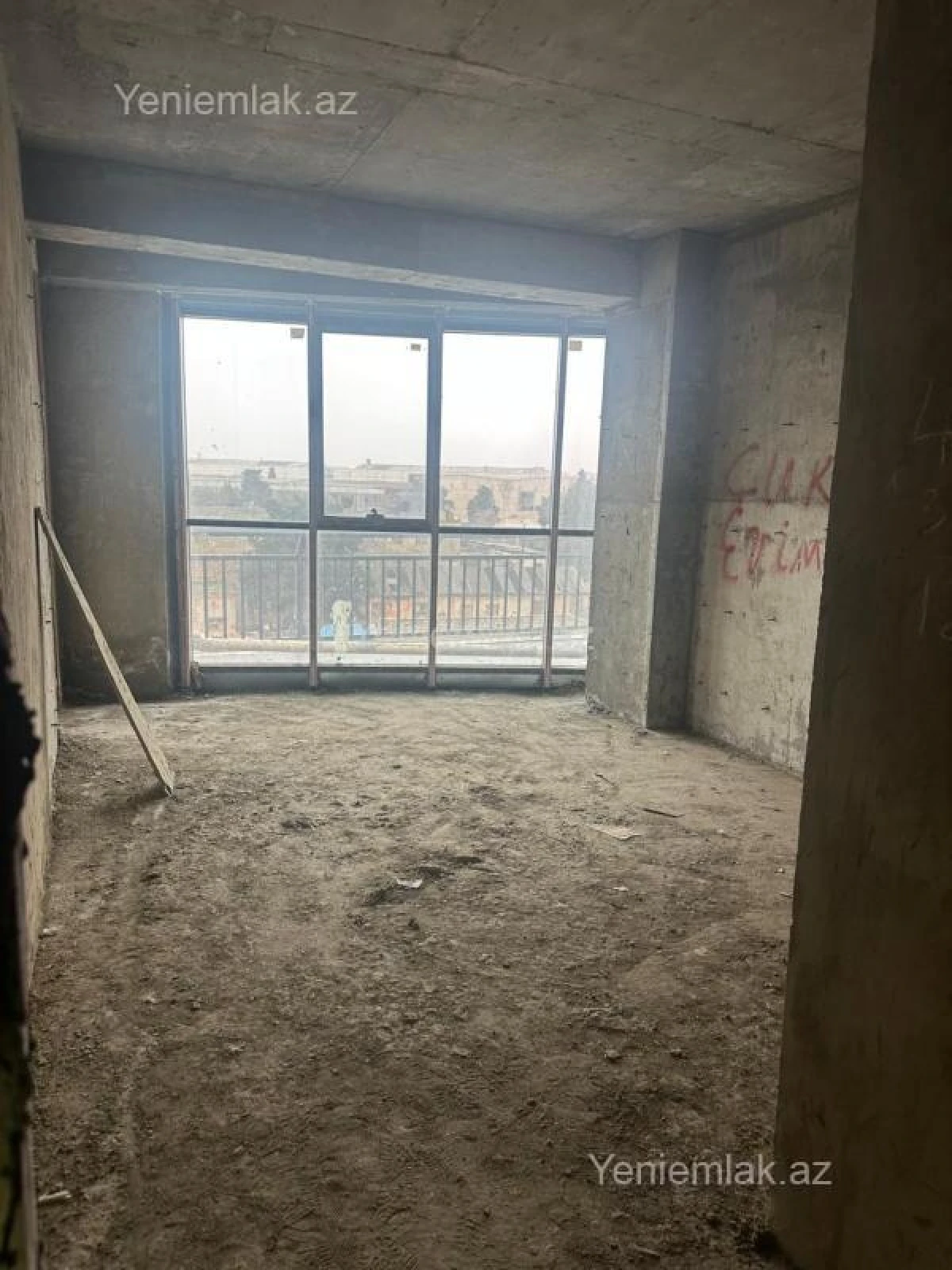 Satılır 4 otaqlı yeni tikili 200 m²