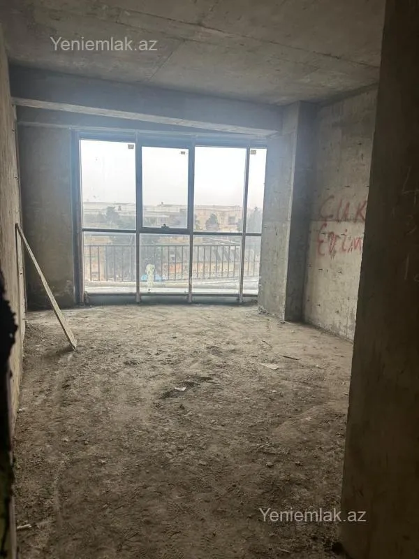 Satılır 4 otaqlı yeni tikili 200 m²