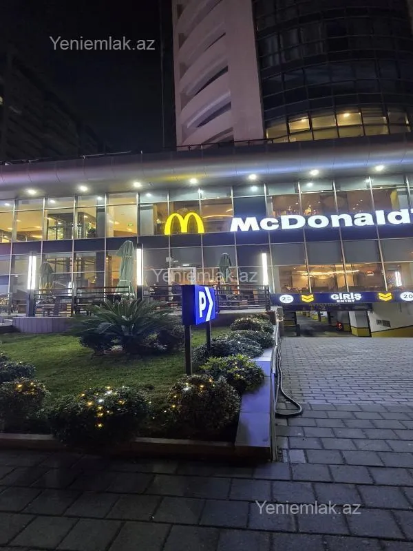 Satılır 4 otaqlı yeni tikili 200 m²