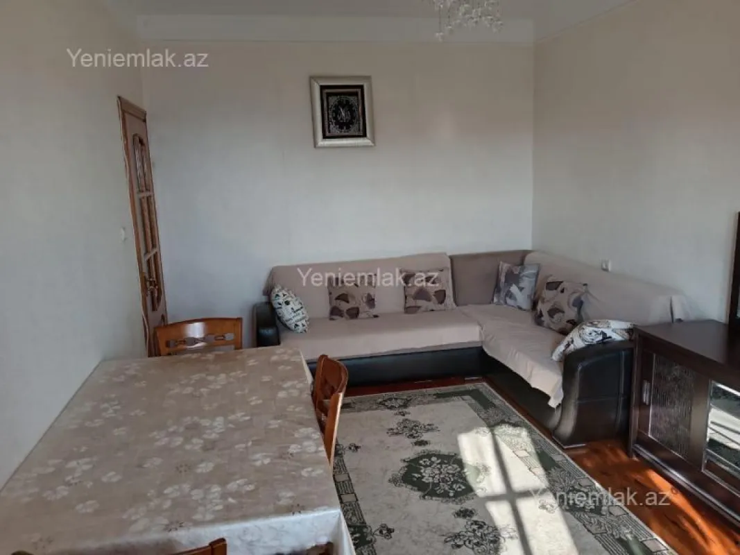 Satılır 4 otaqlı köhnə tikili 90 m²