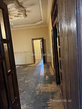 Satılır 3 otaqlı köhnə tikili 110 m²