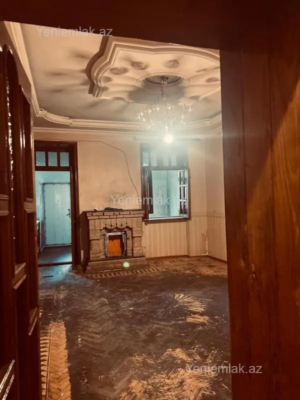 Satılır 3 otaqlı köhnə tikili 110 m²