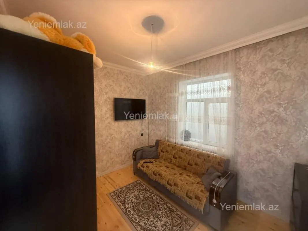 Satılır 4 otaqlı həyət evi 130 m²