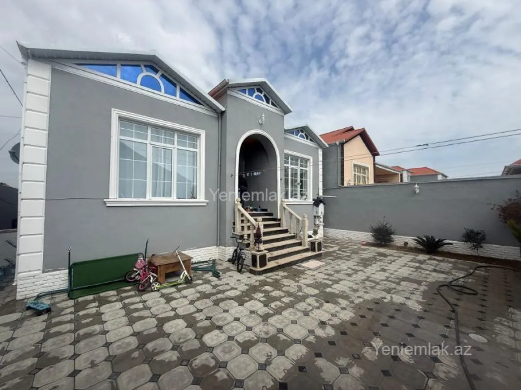 Satılır 4 otaqlı həyət evi 130 m²