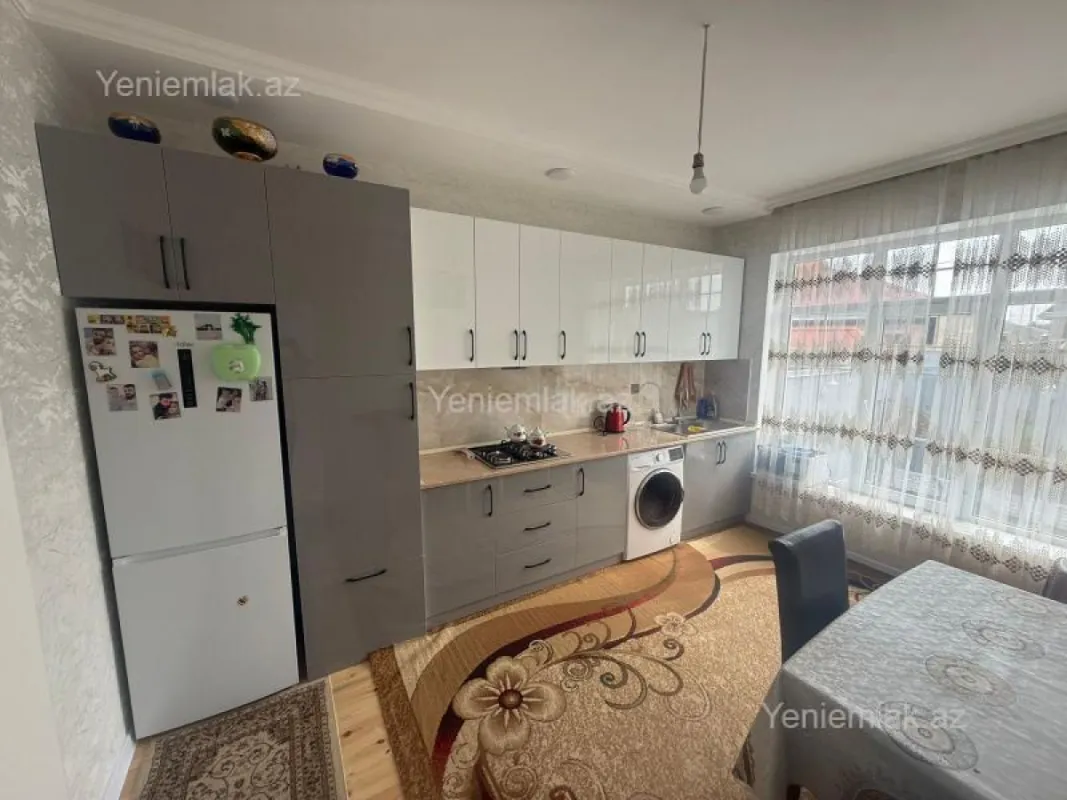 Satılır 4 otaqlı həyət evi 130 m²
