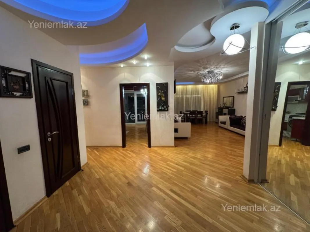 Satılır 3 otaqlı yeni tikili 148 m²
