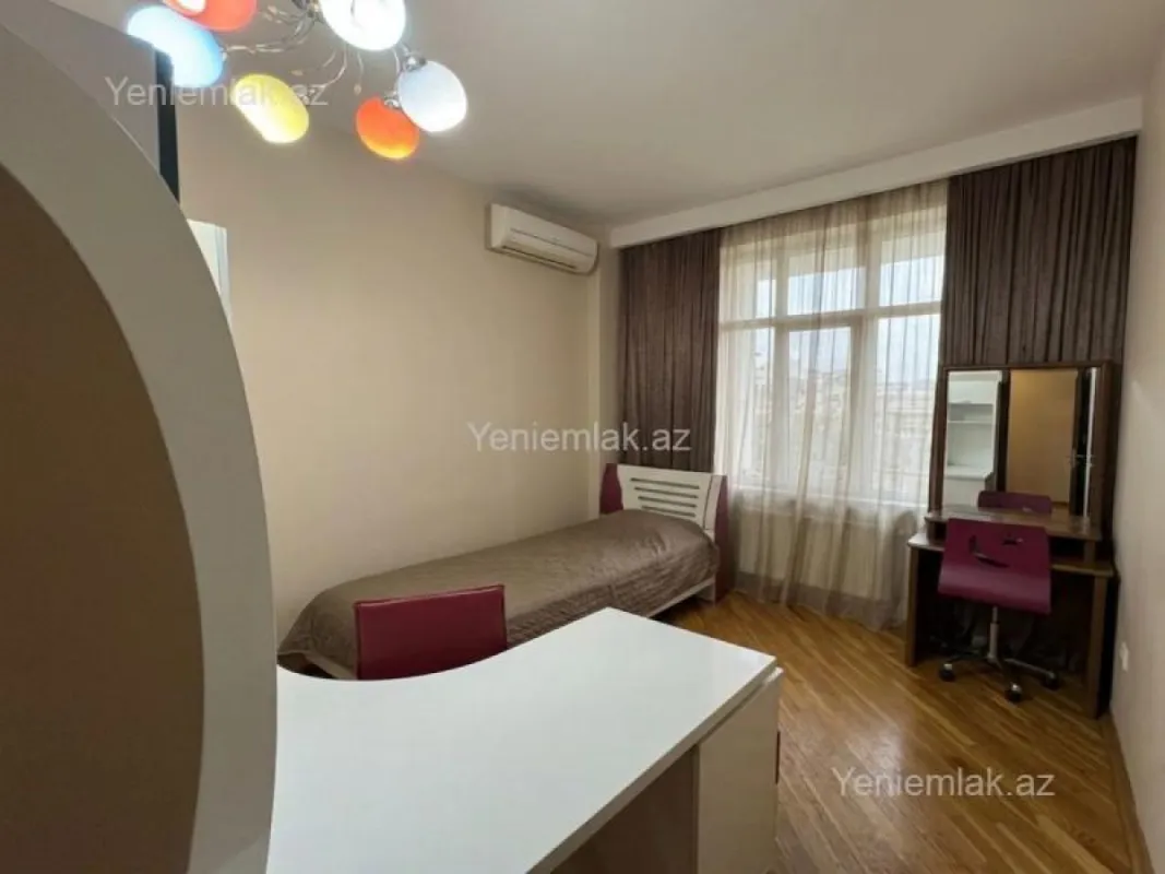 Satılır 3 otaqlı yeni tikili 148 m²