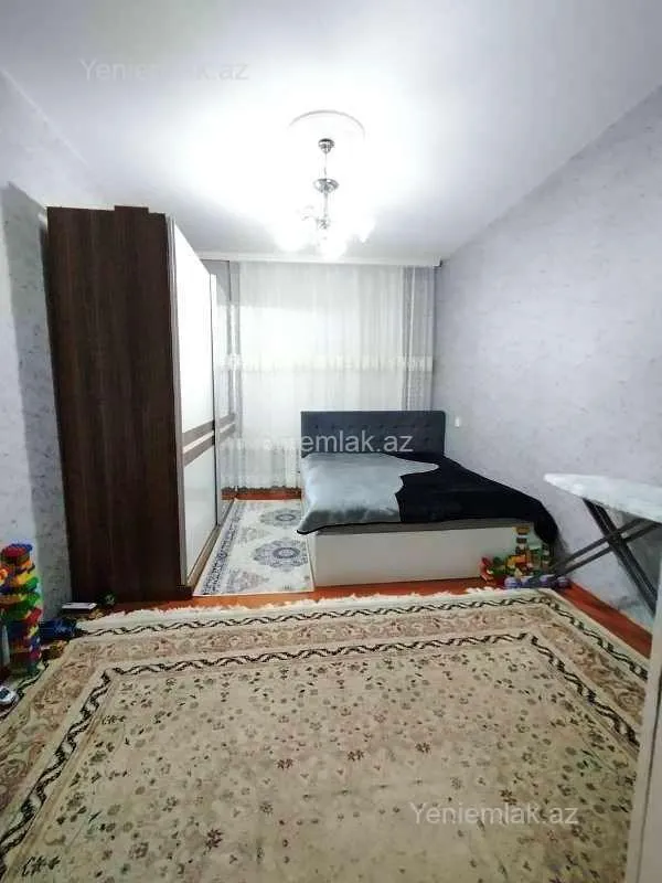Satılır 2 otaqlı köhnə tikili 60 m²