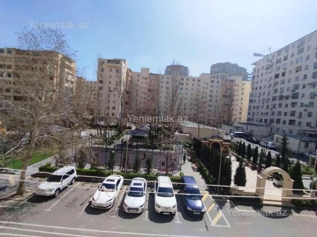 Satılır 2 otaqlı köhnə tikili 60 m²