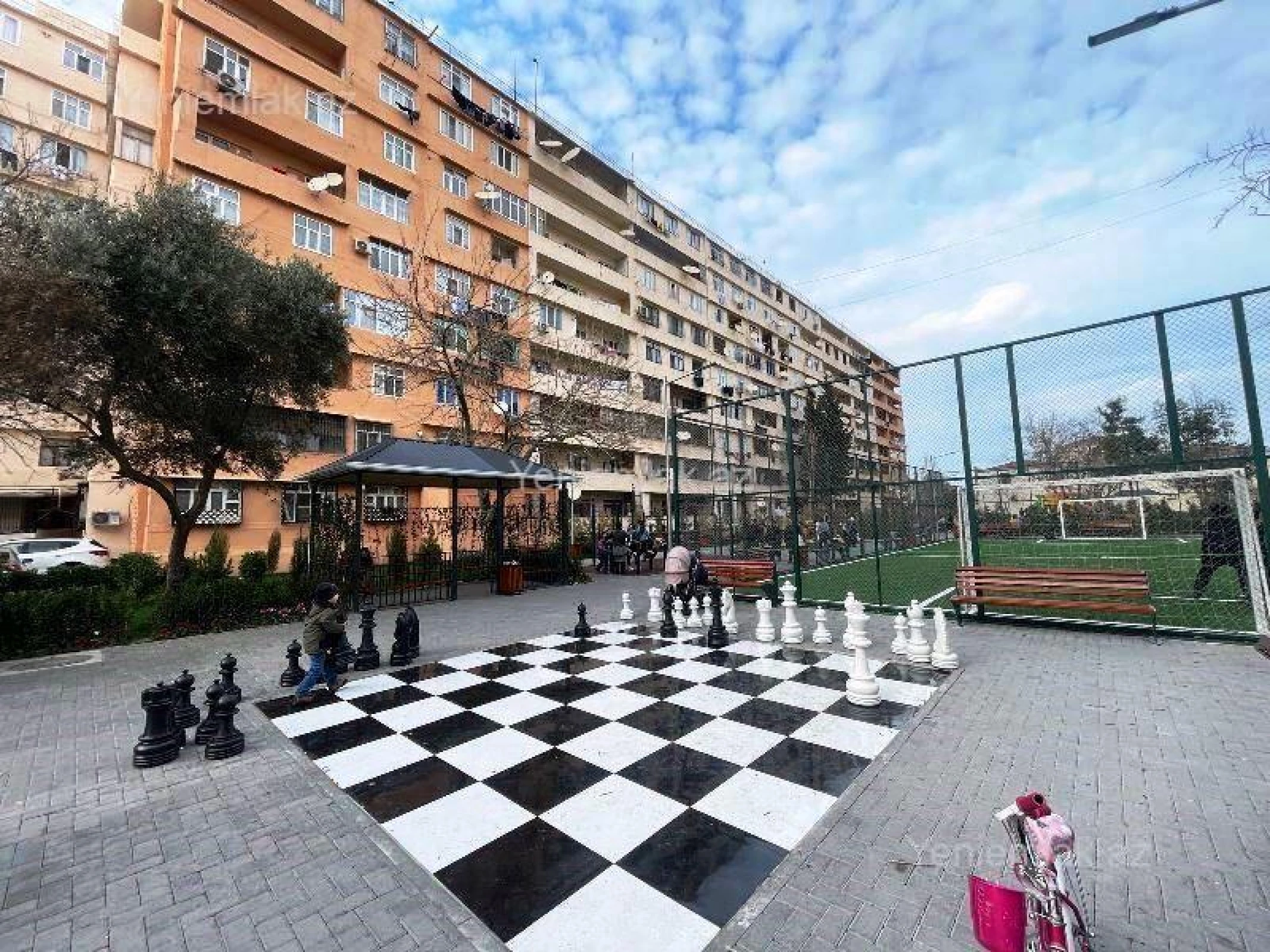 Satılır 2 otaqlı köhnə tikili 60 m²