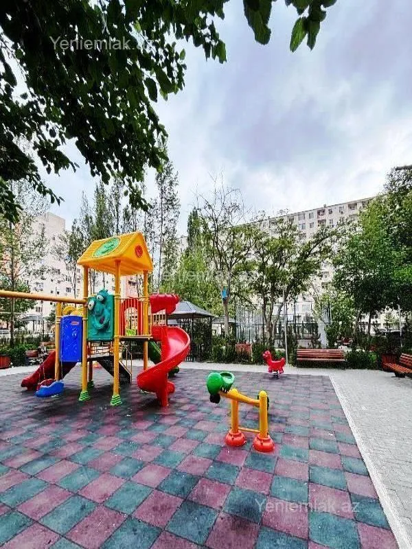 Satılır 2 otaqlı köhnə tikili 60 m²