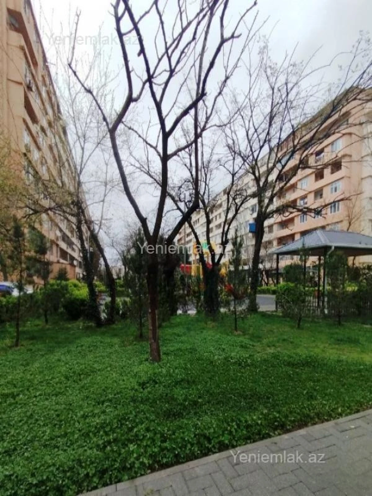 Satılır 2 otaqlı köhnə tikili 60 m²