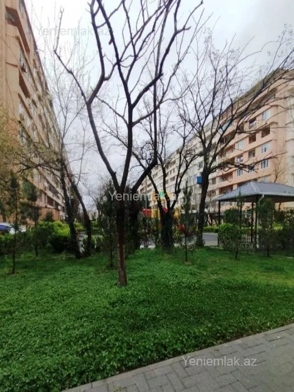 Satılır 2 otaqlı köhnə tikili 60 m²