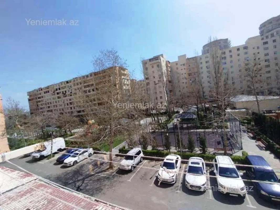 Satılır 2 otaqlı köhnə tikili 60 m²