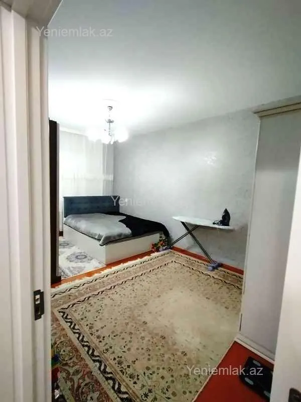 Satılır 2 otaqlı köhnə tikili 60 m²