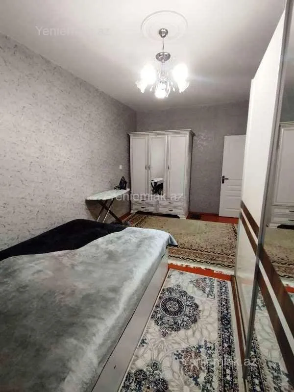 Satılır 2 otaqlı köhnə tikili 60 m²
