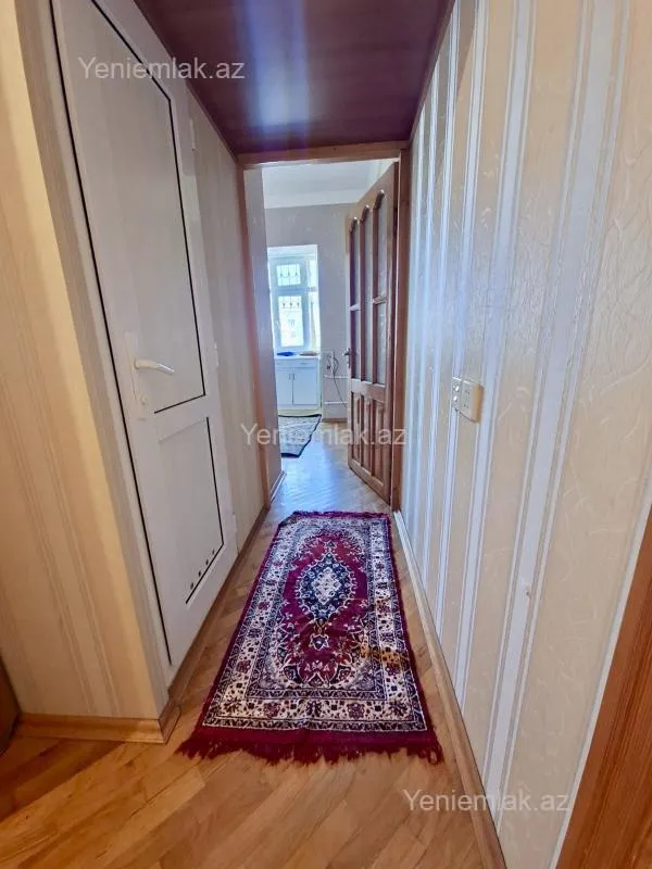 Satılır 1 otaqlı köhnə tikili 35 m²