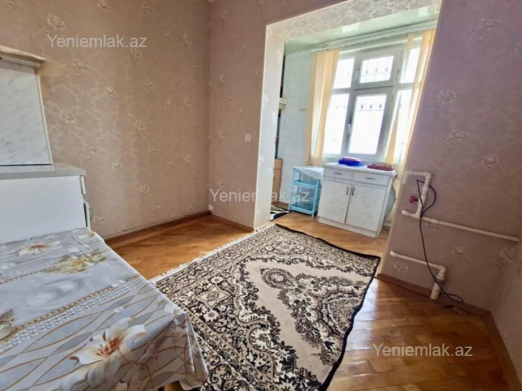 Satılır 1 otaqlı köhnə tikili 35 m²