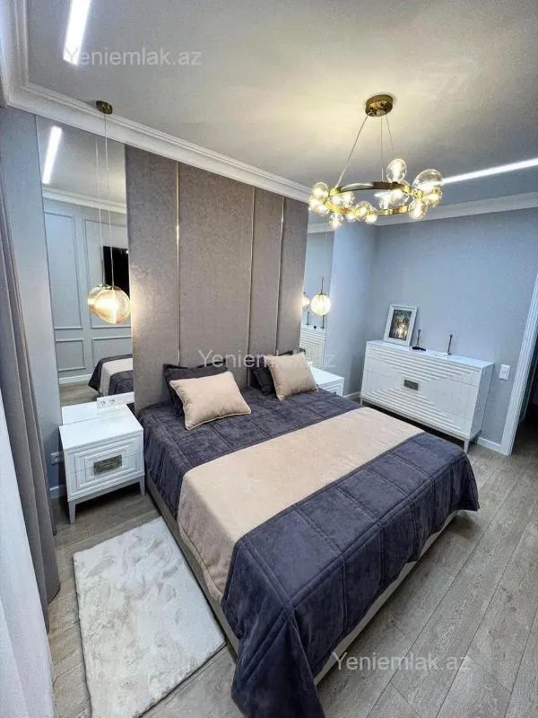 Satılır 4 otaqlı yeni tikili 210 m²