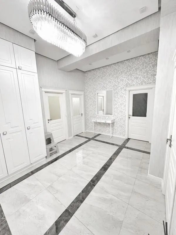 Satılır 3 otaqlı yeni tikili 137 m²