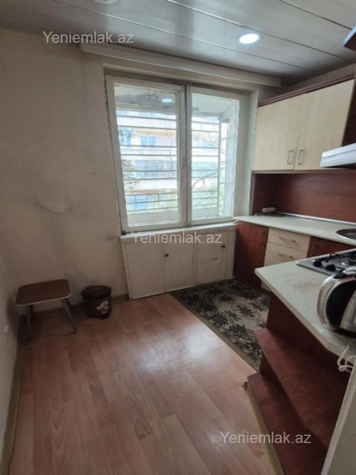 Satılır 1 otaqlı köhnə tikili 40 m²