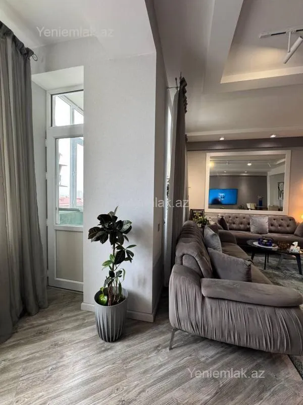 Satılır 2 otaqlı yeni tikili 80 m²
