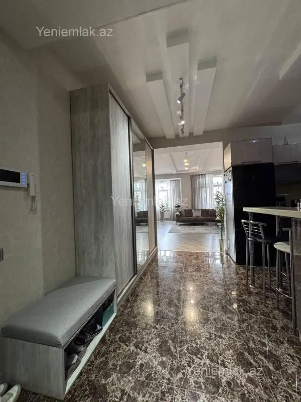 Satılır 2 otaqlı yeni tikili 80 m²