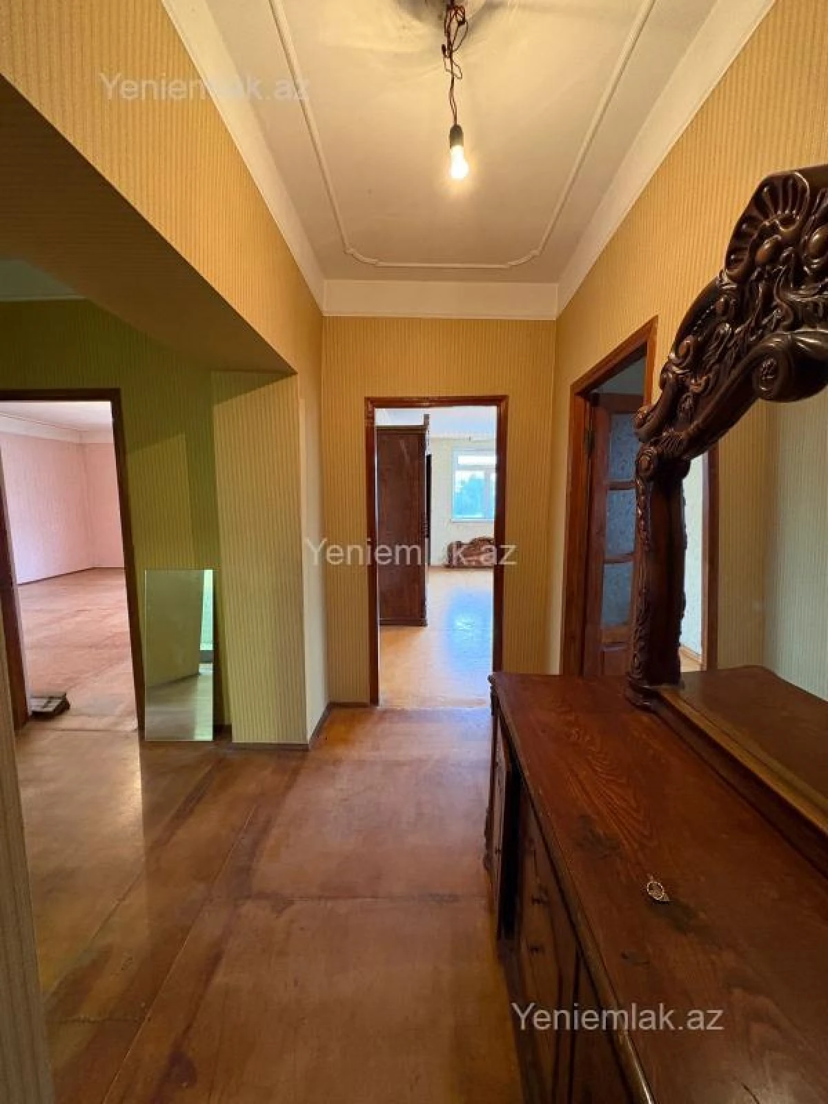 Satılır 4 otaqlı köhnə tikili 130 m²