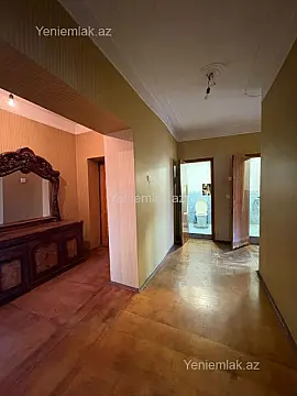 Satılır 4 otaqlı köhnə tikili 130 m²