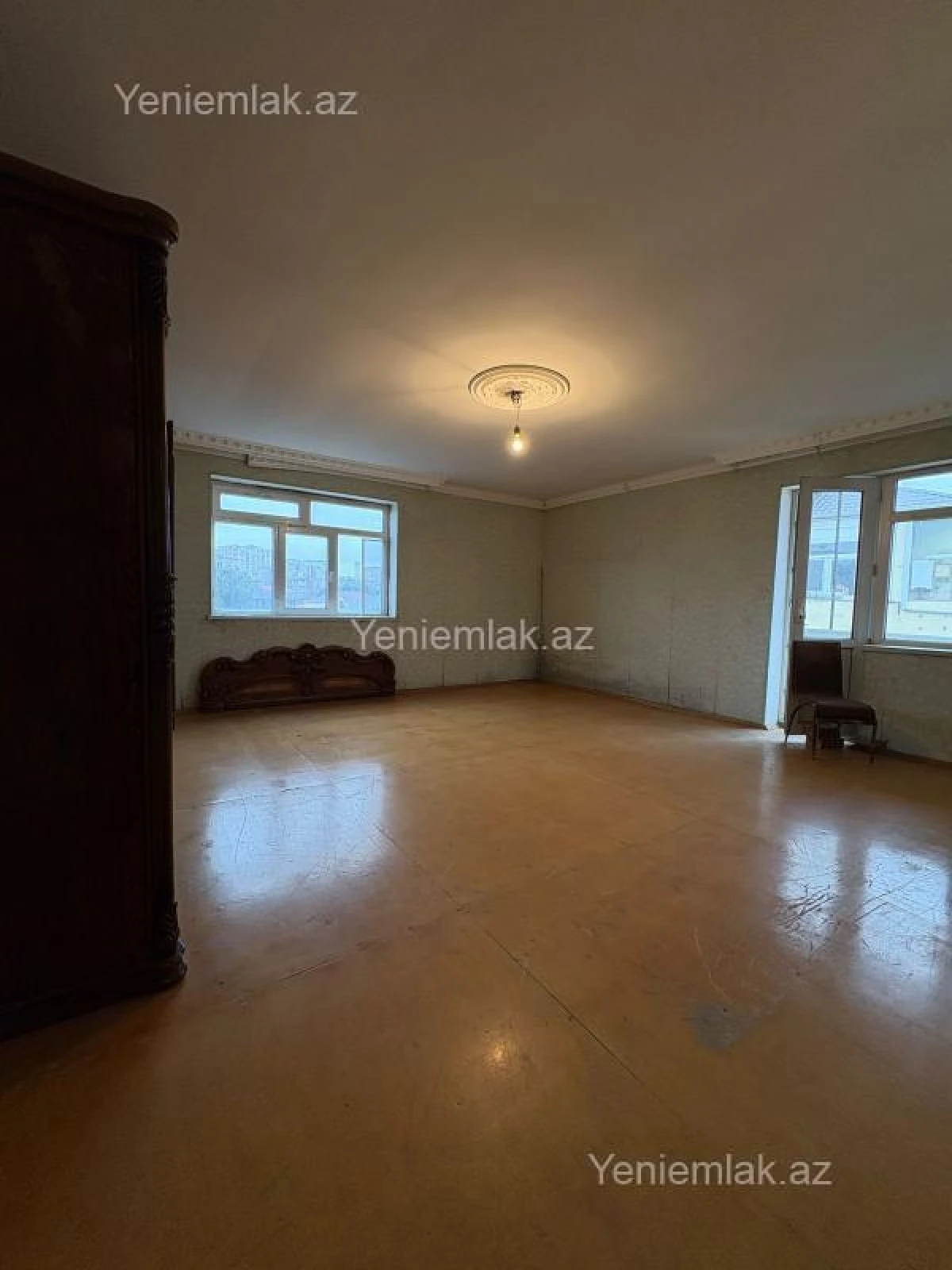 Satılır 4 otaqlı köhnə tikili 130 m²