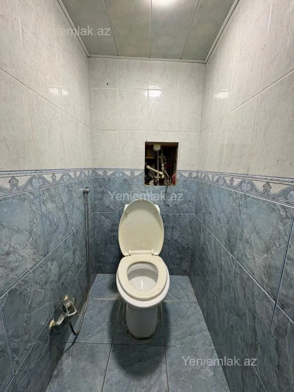 Satılır 4 otaqlı köhnə tikili 130 m²