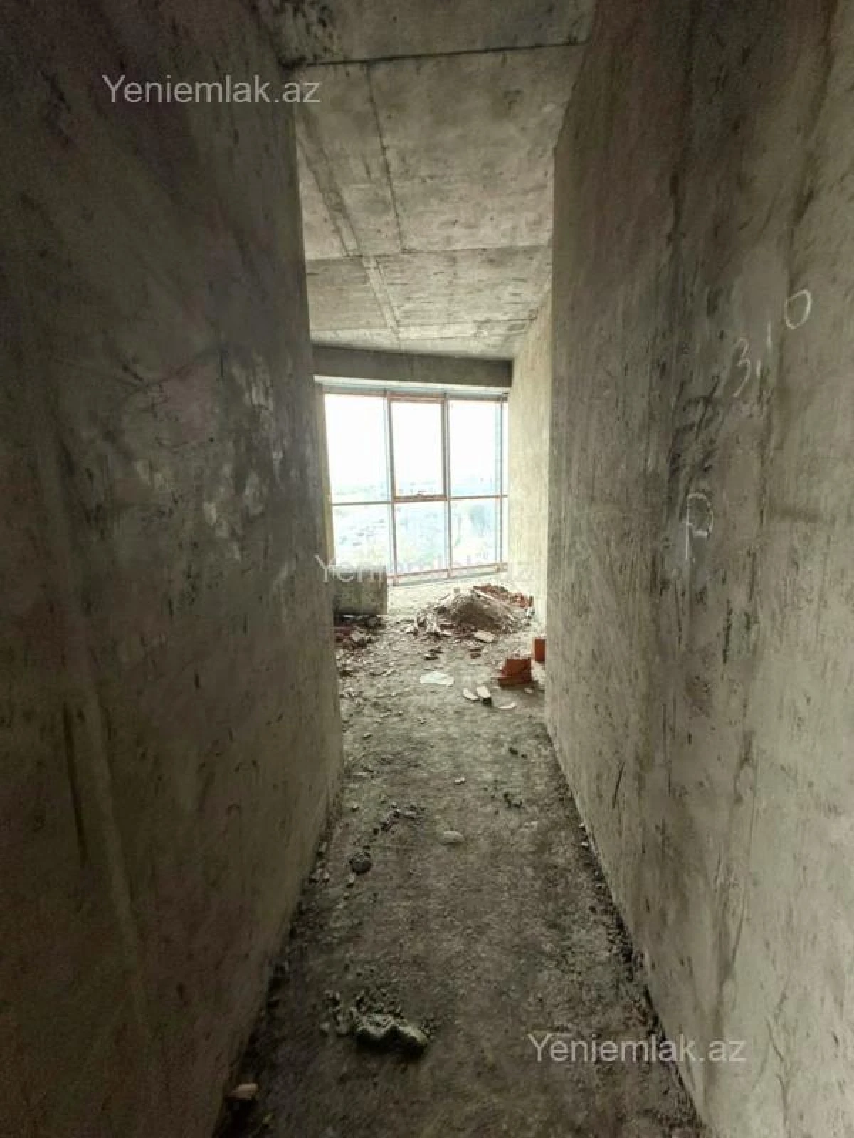 Satılır 4 otaqlı yeni tikili 200 m²