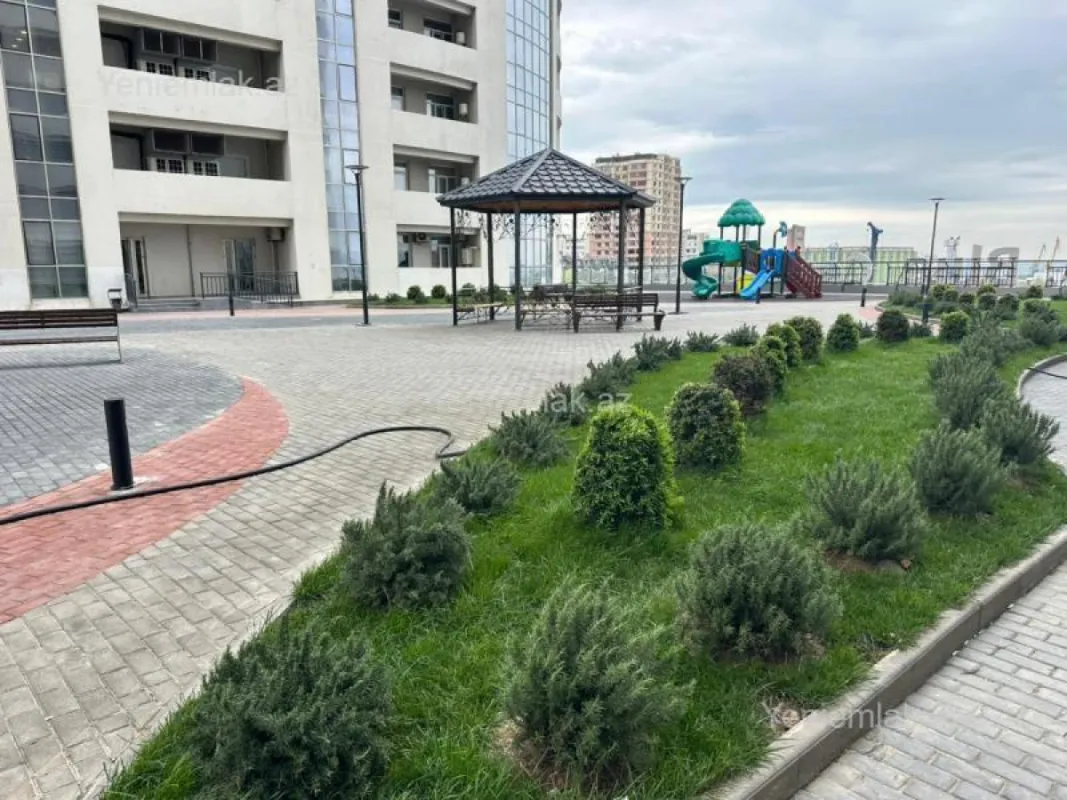Satılır 4 otaqlı yeni tikili 200 m²