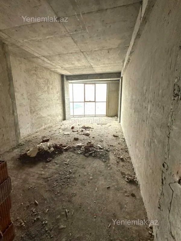 Satılır 4 otaqlı yeni tikili 200 m²