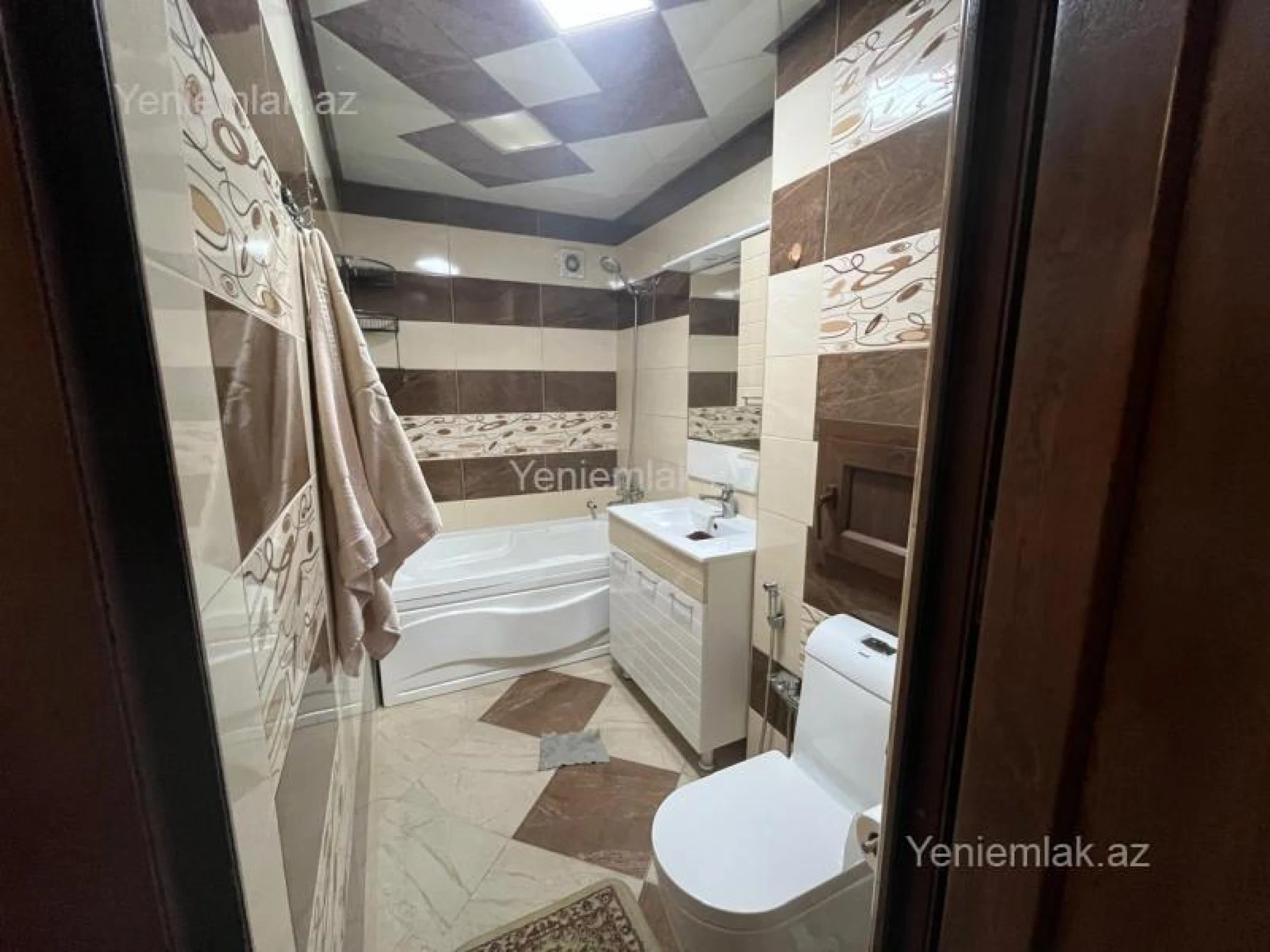 Satılır 3 otaqlı köhnə tikili 90 m²
