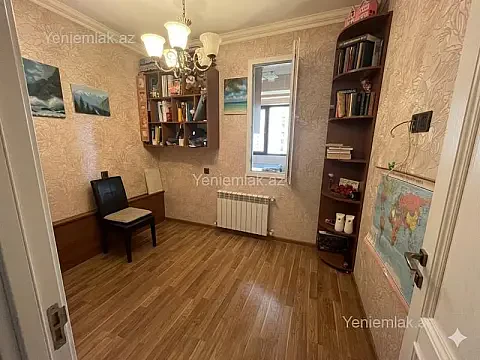 Satılır 3 otaqlı köhnə tikili 90 m²