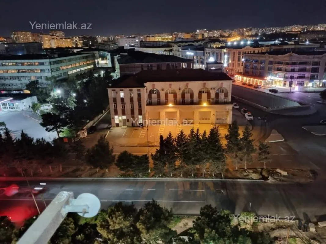 Satılır 2 otaqlı köhnə tikili 80 m²