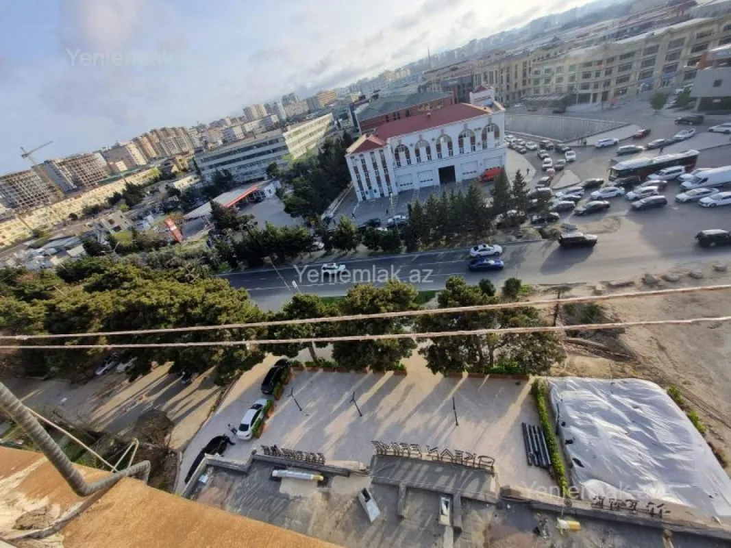 Satılır 2 otaqlı köhnə tikili 80 m²