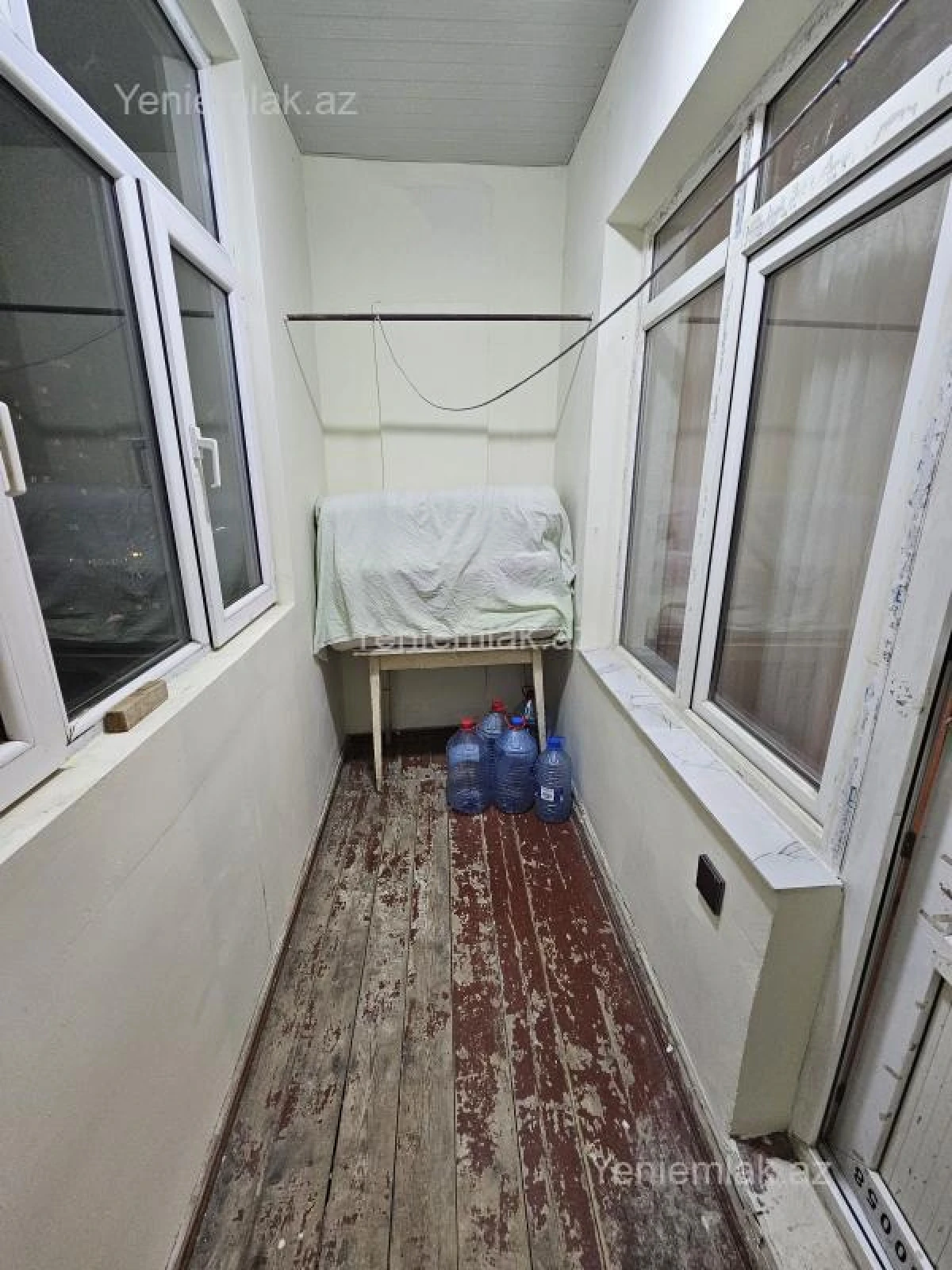 Satılır 2 otaqlı köhnə tikili 80 m²